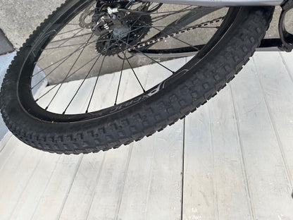 Giant Anthem Carbon 27.5 MTB with Giant composite wheels - Large