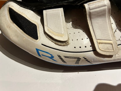 Shimano R171 cycling shoes - Euro 44