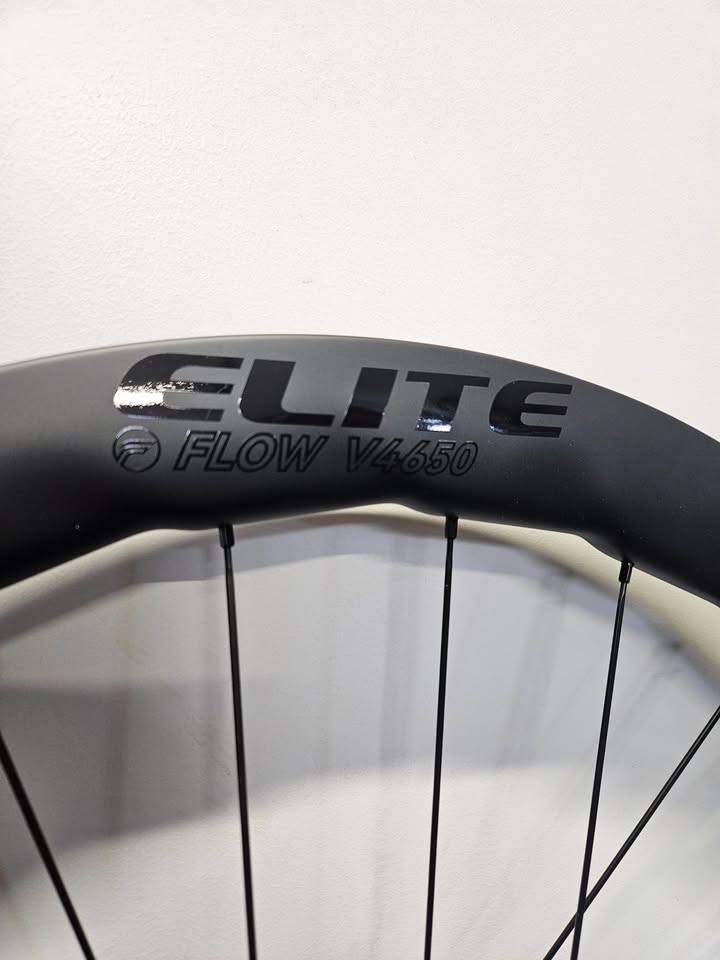 Elitewheels FLOW Carbon Clincher DISC Wheelset - 11 Speed